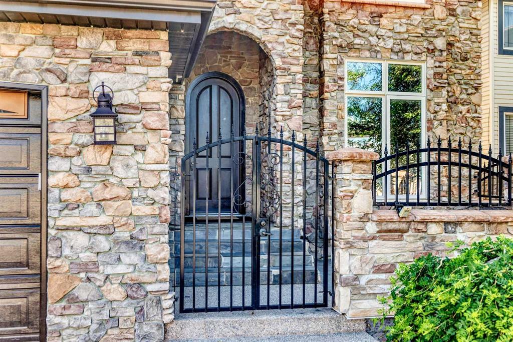 Picture for 423 Rocky Ridge Drive NW