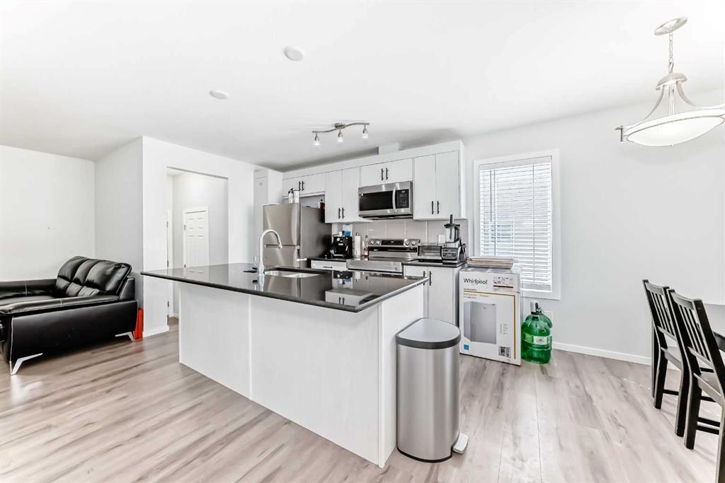 Picture for 181 Yorkville Boulevard SW
