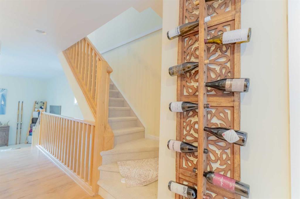 Picture for 1, 153 Cave Ave   https://www.cirrealty.ca/reb/creb/91/A2264891_23.jpg