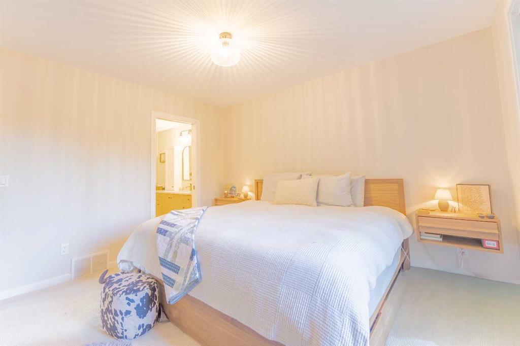 Picture for 1, 153 Cave Ave   https://www.cirrealty.ca/reb/creb/91/A2264891_24.jpg