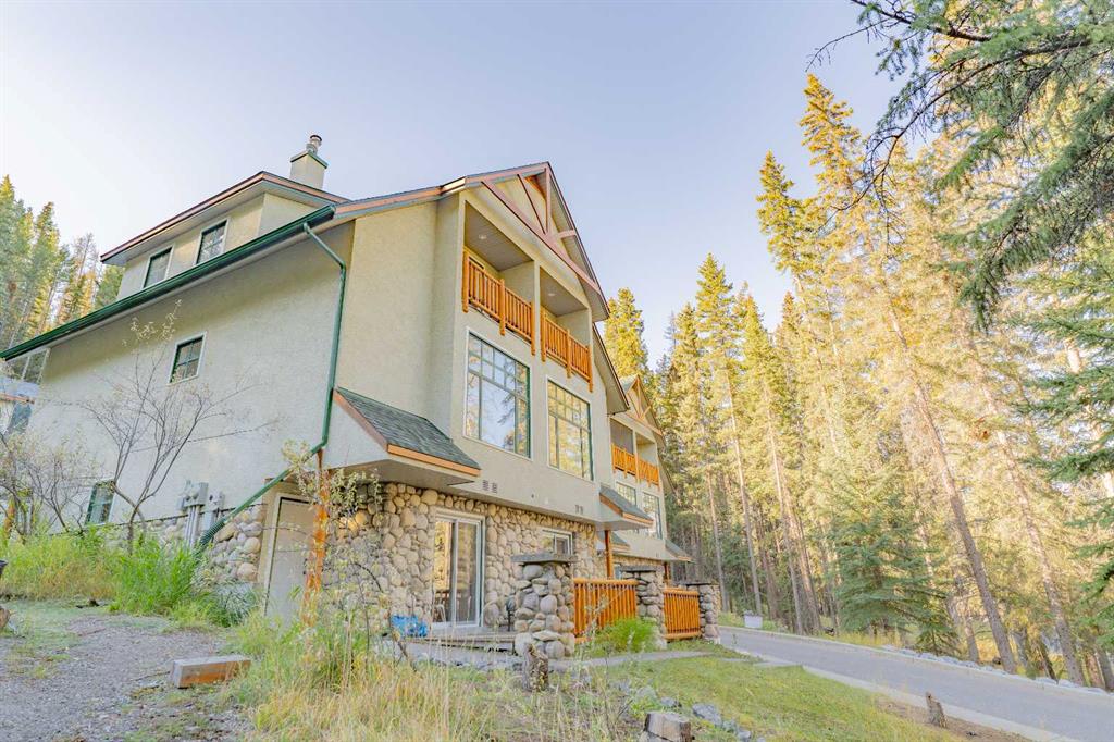 Picture for 1, 153 Cave Ave   https://www.cirrealty.ca/reb/creb/91/A2264891_3.jpg