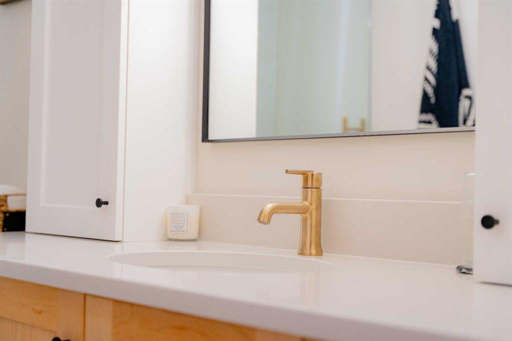 Picture for 1, 153 Cave Ave   https://www.cirrealty.ca/reb/creb/91/A2264891_33.jpg