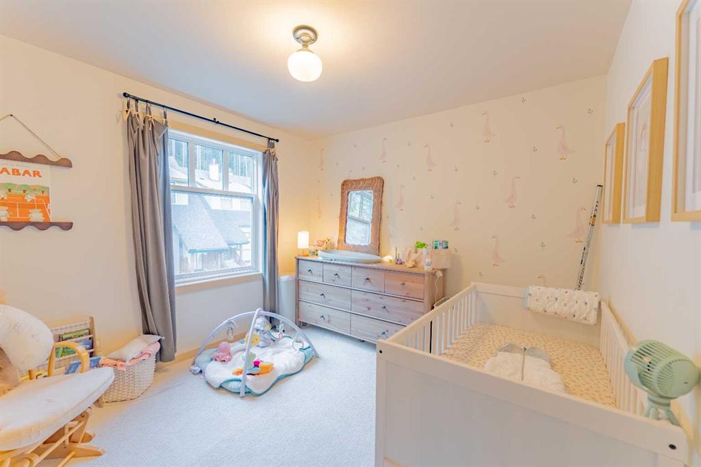 Picture for 1, 153 Cave Ave   https://www.cirrealty.ca/reb/creb/91/A2264891_38.jpg