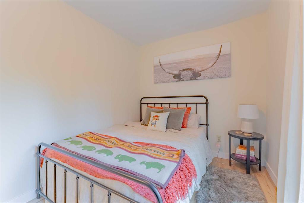 Picture for 1, 153 Cave Ave   https://www.cirrealty.ca/reb/creb/91/A2264891_42.jpg