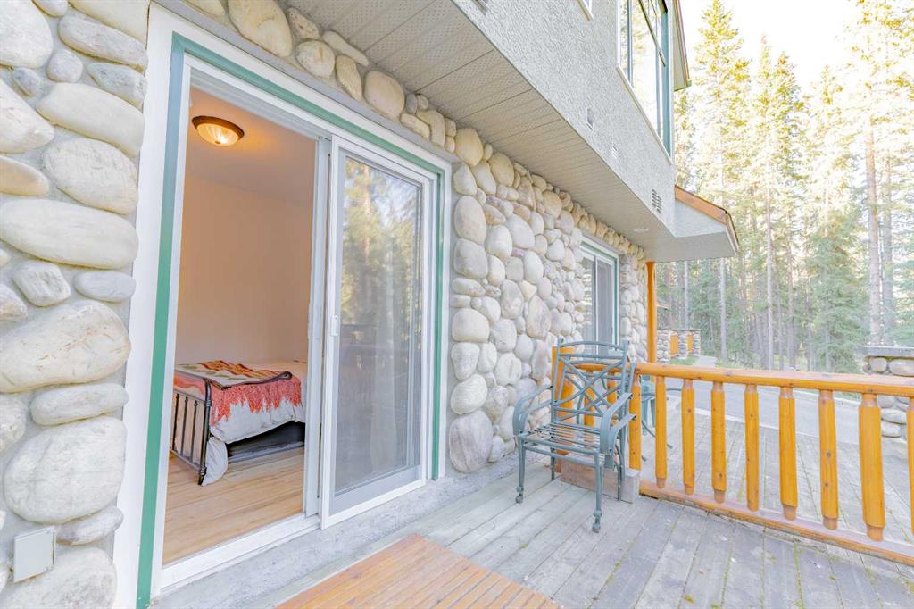 Picture for 1, 153 Cave Ave   https://www.cirrealty.ca/reb/creb/91/A2264891_43.jpg