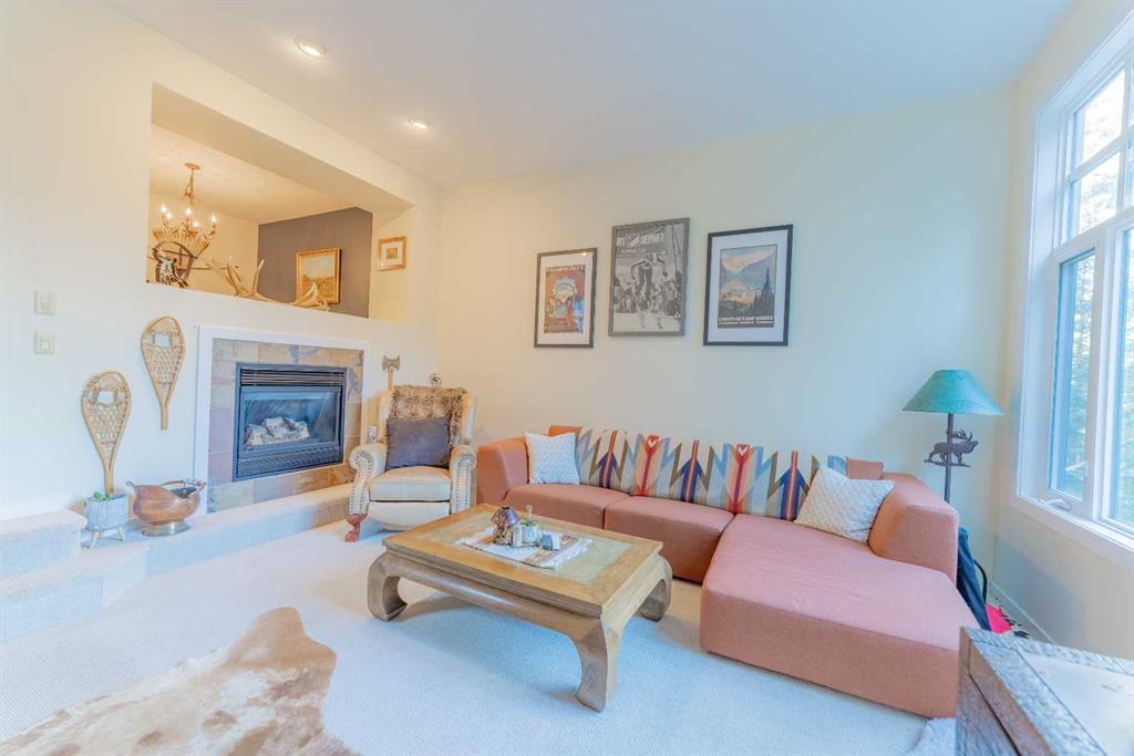 Picture for 1, 153 Cave Ave   https://www.cirrealty.ca/reb/creb/91/A2264891_6.jpg