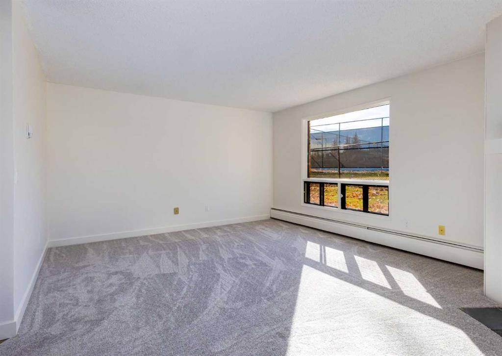 Picture for 104, 9500 Oakfield Drive SW https://www.cirrealty.ca/reb/creb/91/A2266791_12.jpg
