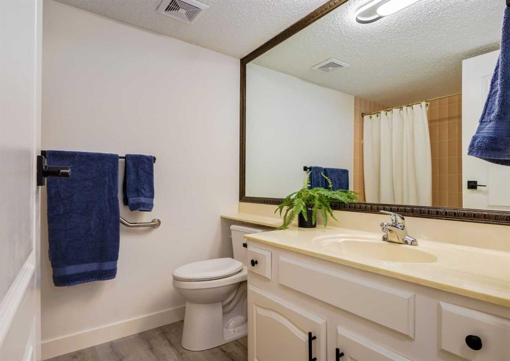 Picture for 104, 9500 Oakfield Drive SW https://www.cirrealty.ca/reb/creb/91/A2266791_13.jpg