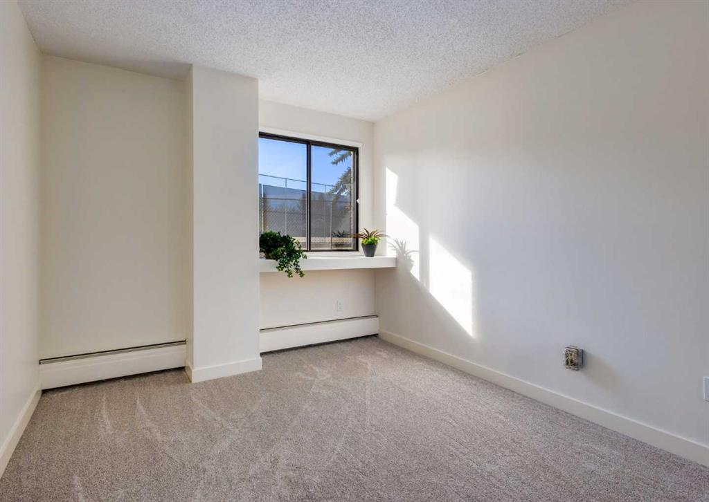 Picture for 104, 9500 Oakfield Drive SW https://www.cirrealty.ca/reb/creb/91/A2266791_22.jpg