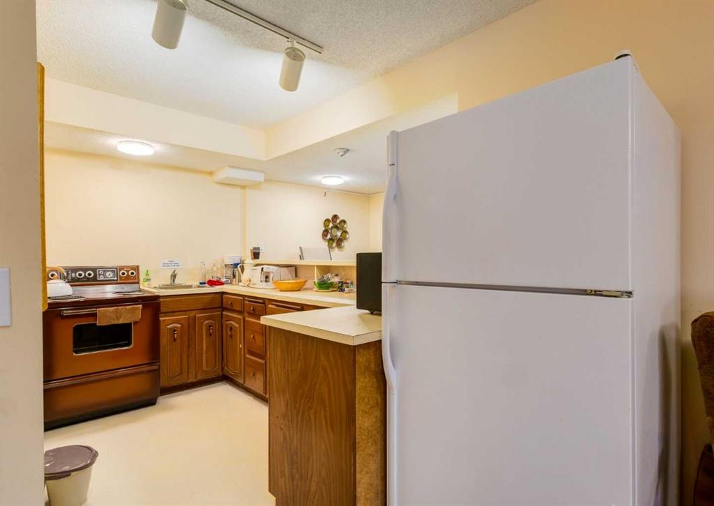 Picture for 104, 9500 Oakfield Drive SW https://www.cirrealty.ca/reb/creb/91/A2266791_40.jpg