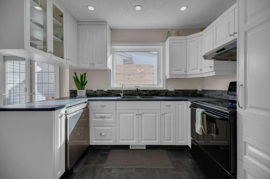 Picture for 164 Mckerrell Crescent SE