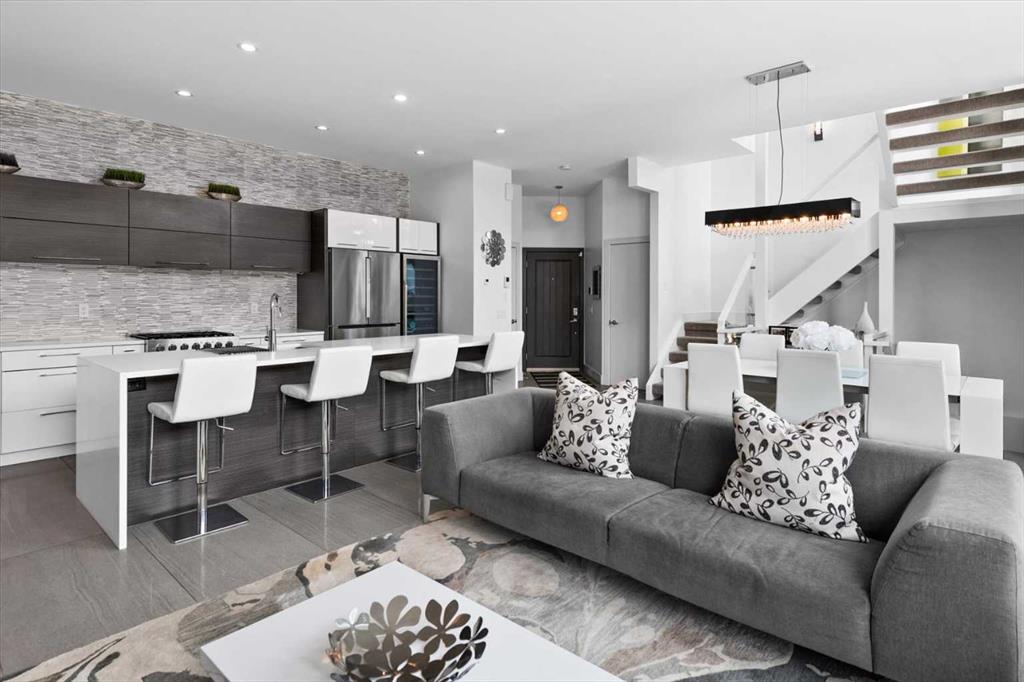 Picture for 3, 408 13 Street NW