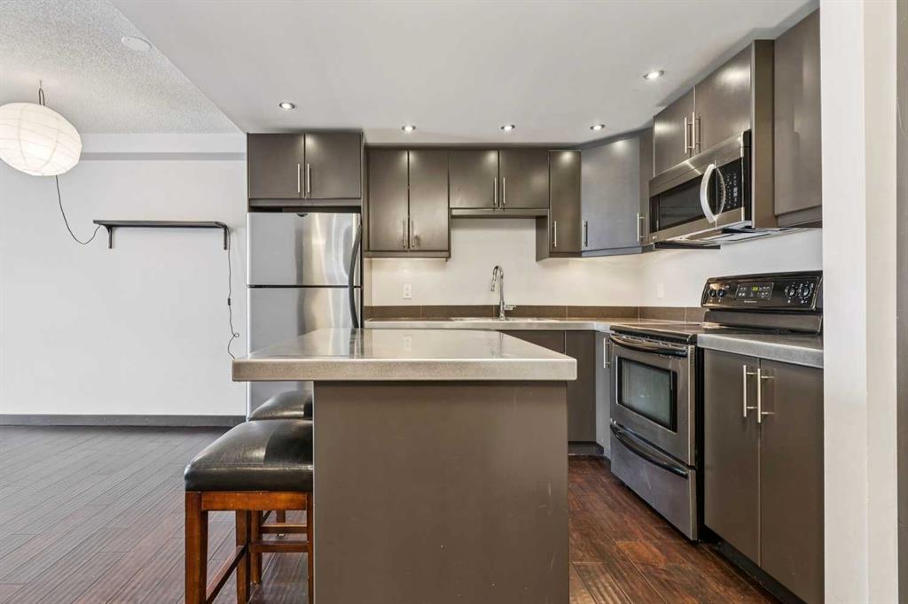 Picture for 210, 1301 17 Avenue NW