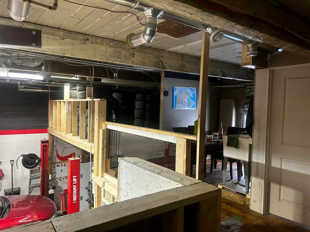 Picture for 933A 48 Avenue SE