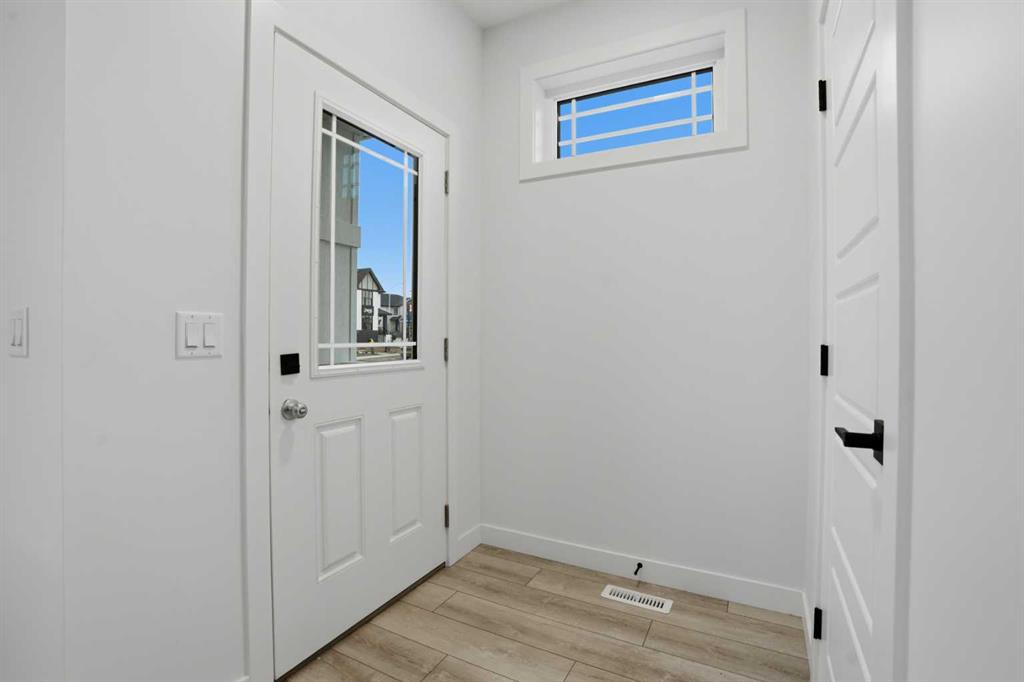 Picture for 552 Bridgeport Street 