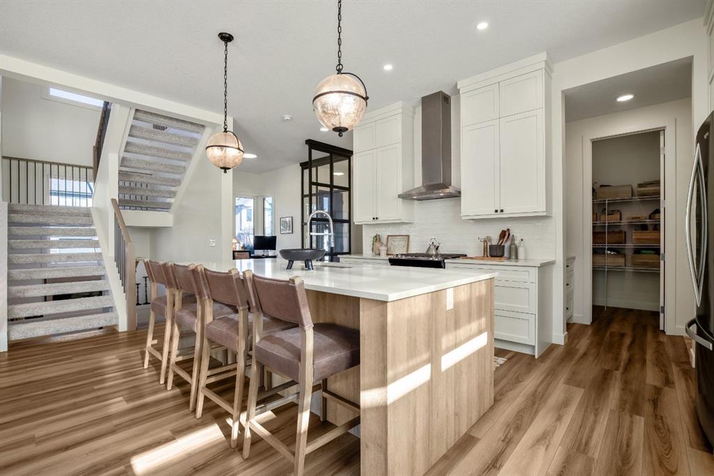 Picture for 35 Bluerock Avenue SW