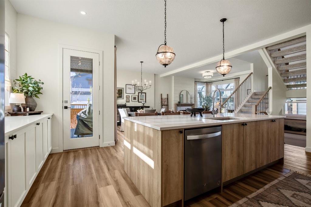 Picture for 35 Bluerock Avenue SW