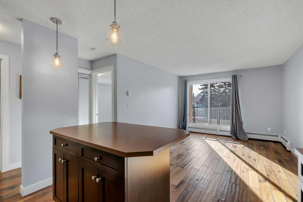 Picture for 304, 1828 12 Avenue SW