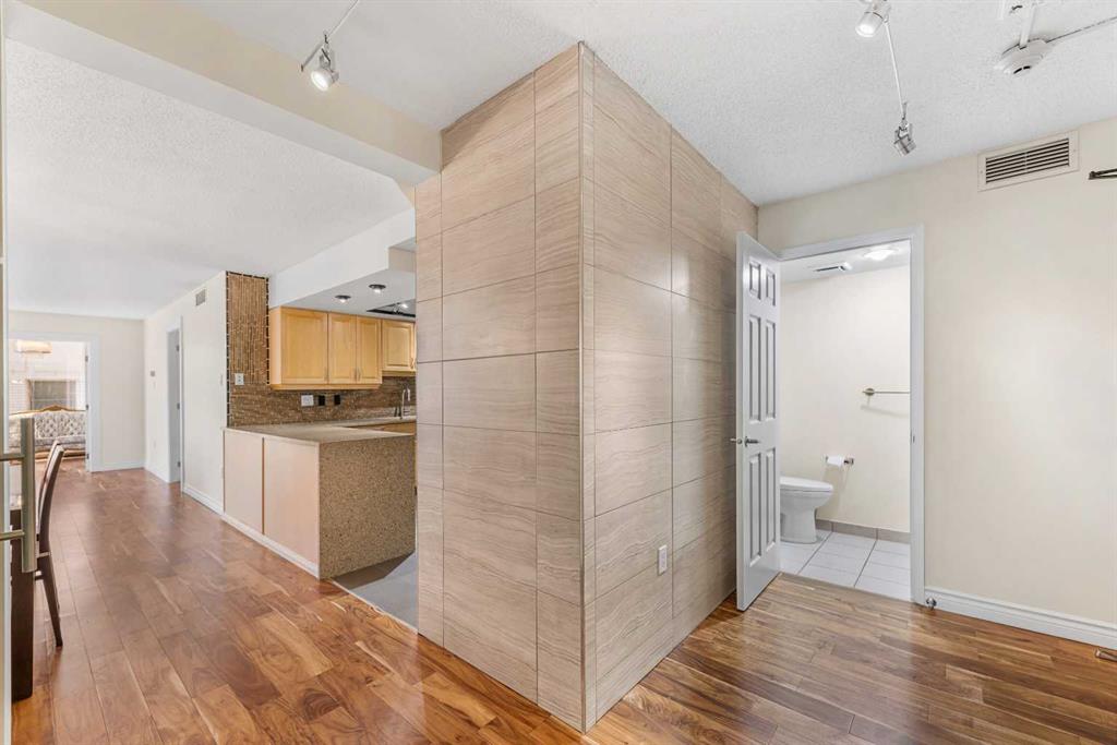 Picture for 604, 1100 8th Avenue SW