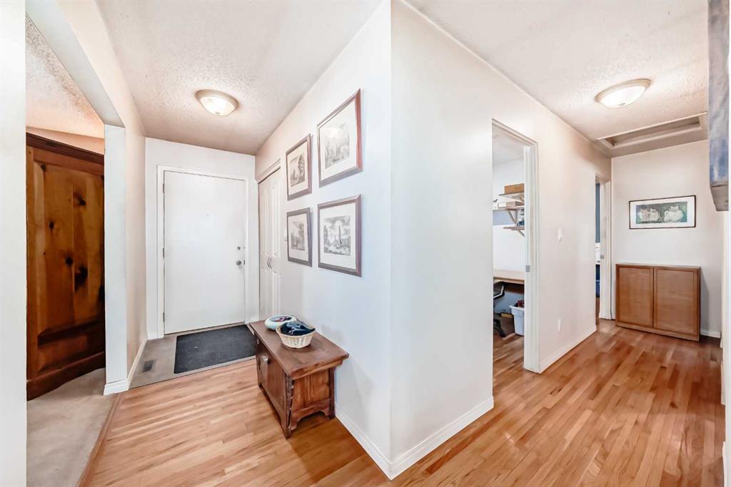 Picture for 844 Lake Ontario Drive SE