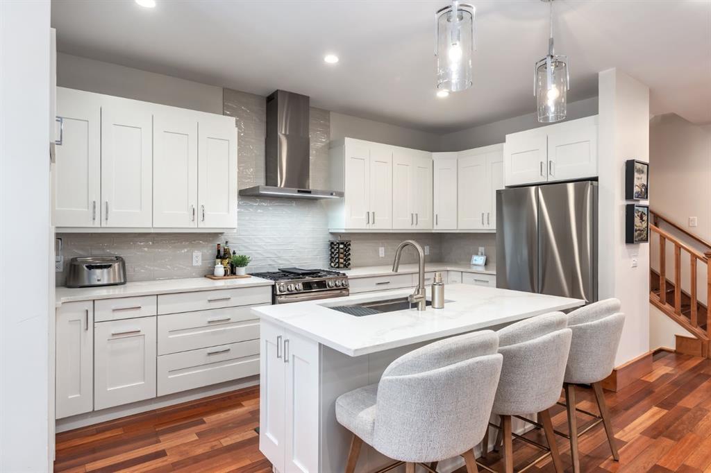 Picture for 2027 27 Avenue SW