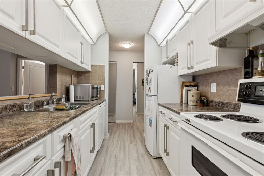 Picture for 412, 11 Dover Point SE