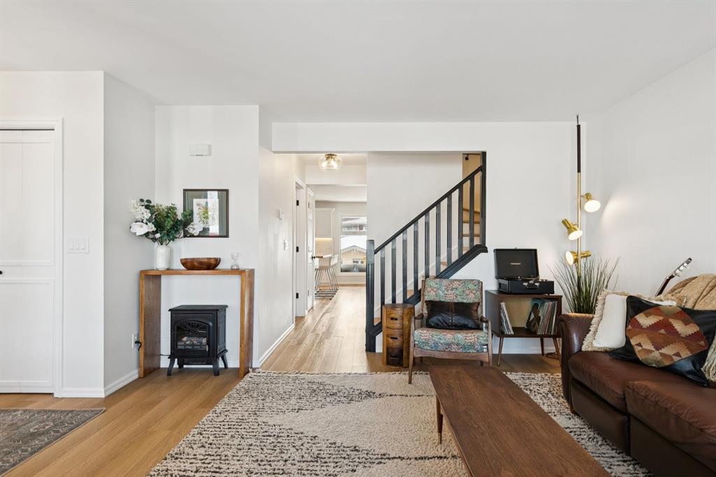 Picture for 529 55 Avenue SW