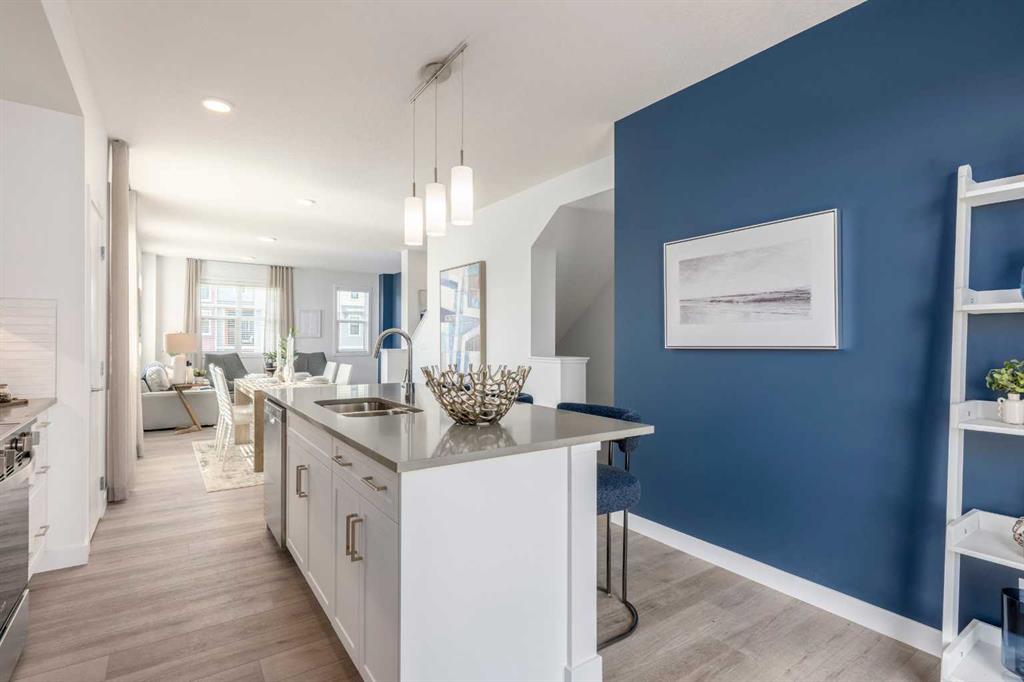 Picture for 101, 437 Alpine Avenue SW