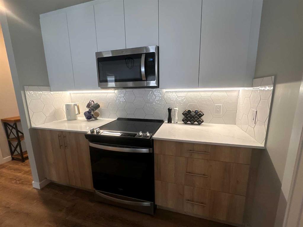 Picture for 102, 1605 17 Street SE