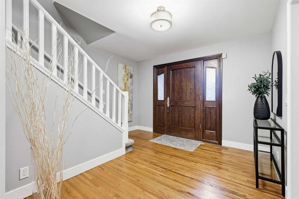 Picture for 723 Willamette Drive SE