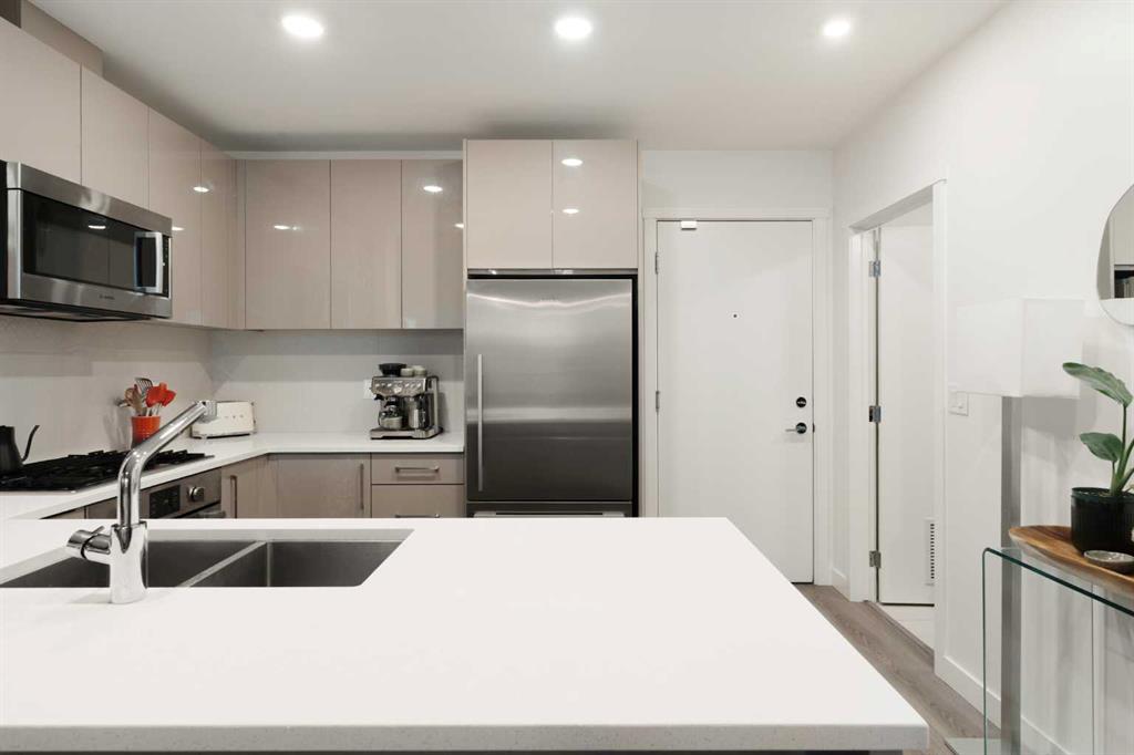 Picture for 307, 301 10 Street NW