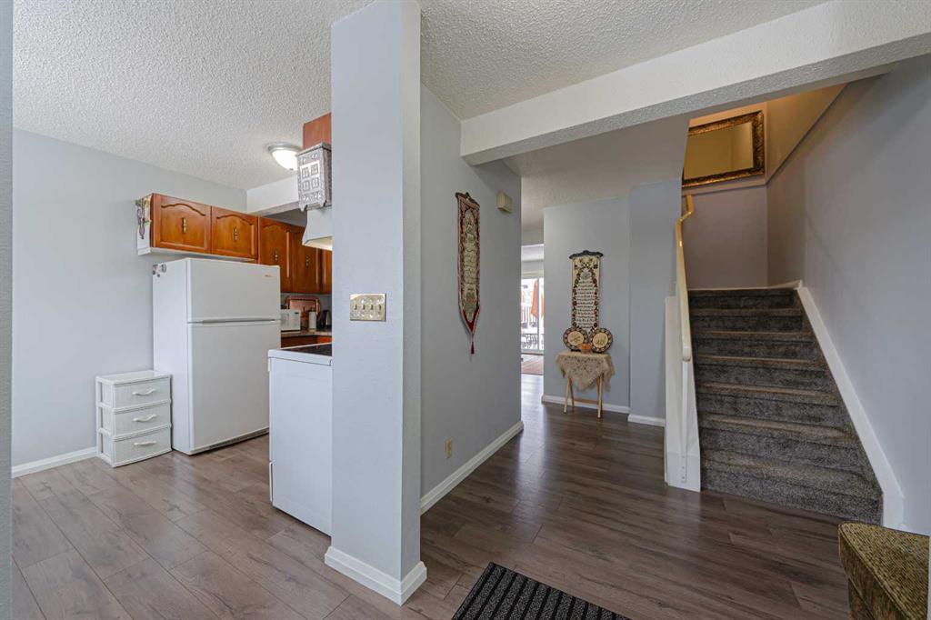 Picture for 37, 5520 1 Avenue SE