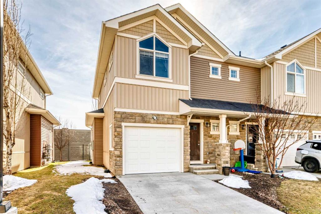 Picture for 636 Skyview Ranch Grove NE