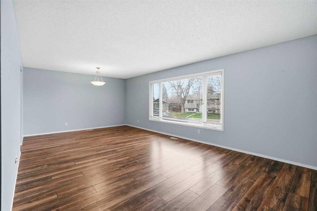 Picture for 138 Midcrest Crescent SE