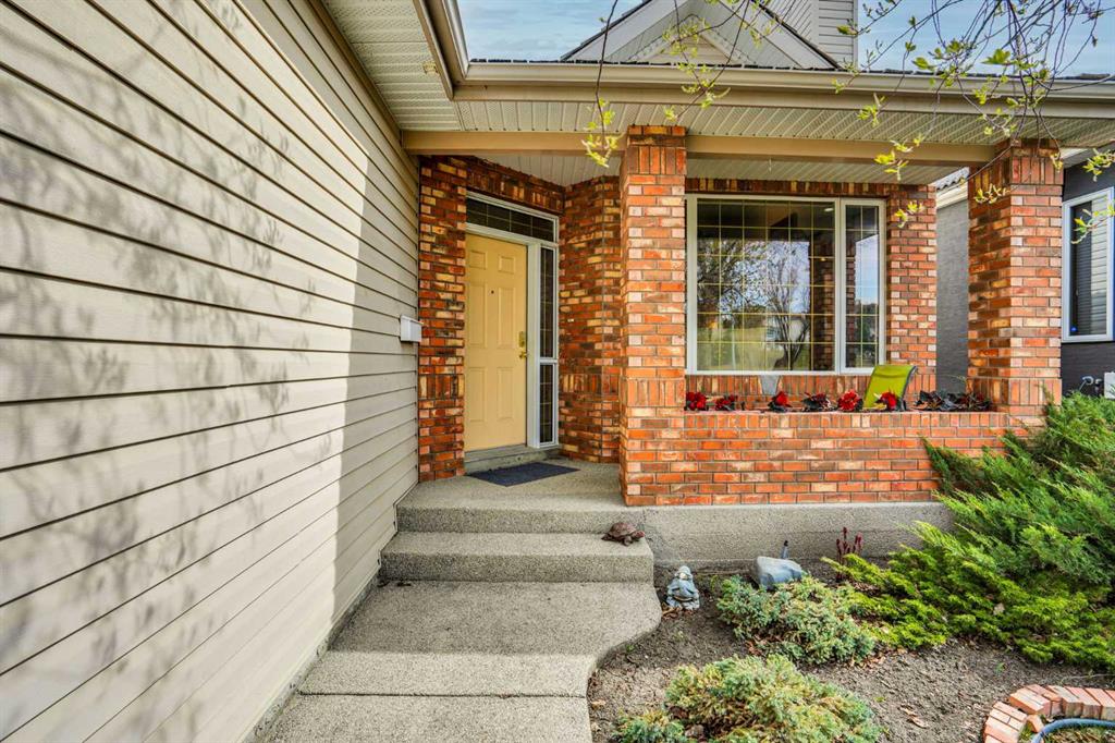 Picture for 82 Valley Ridge Point NW