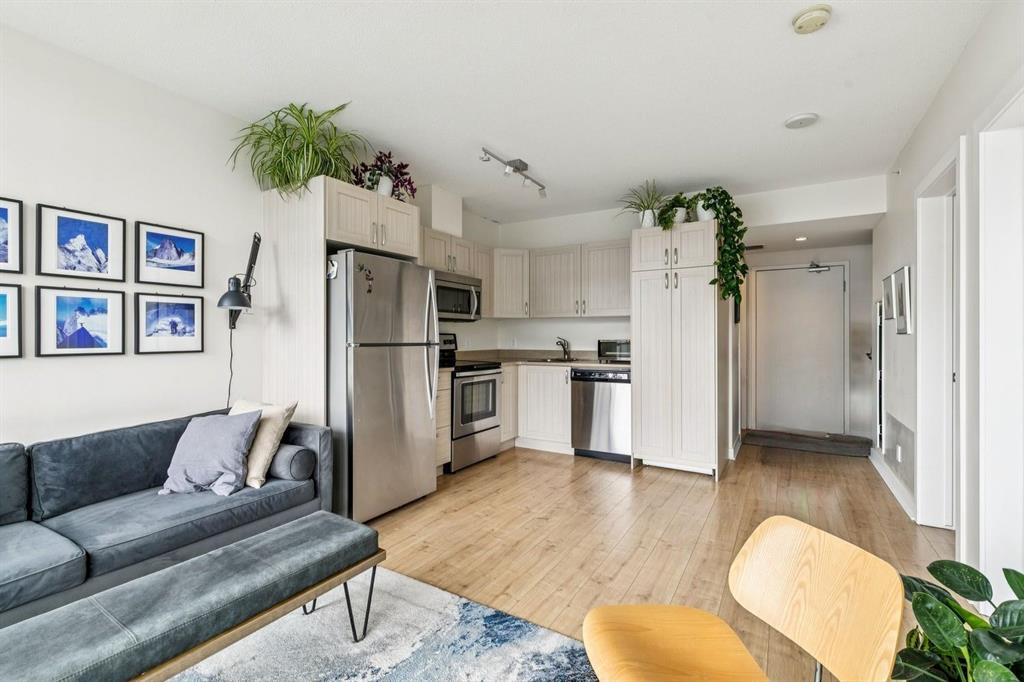 Picture for 1205, 10 Brentwood Common NW
