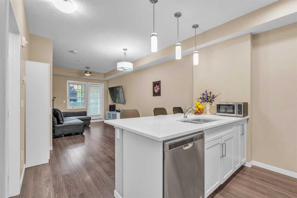 Picture for 104, 20 Mahogany Mews SE