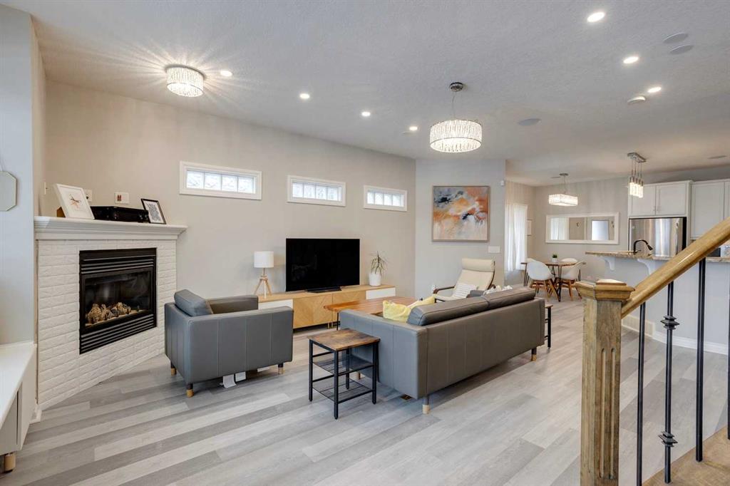 Picture for 1, 219 17 Avenue NE