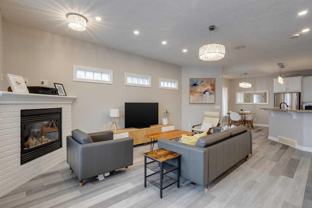 Picture for 1, 219 17 Avenue NE