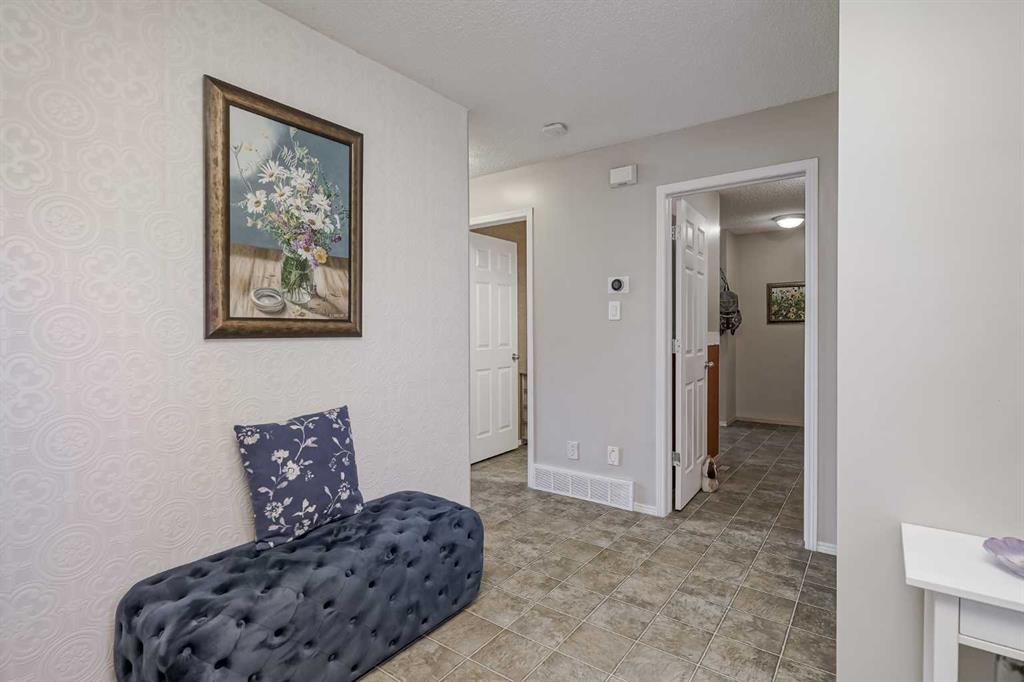 Picture for 212 Cove Court 