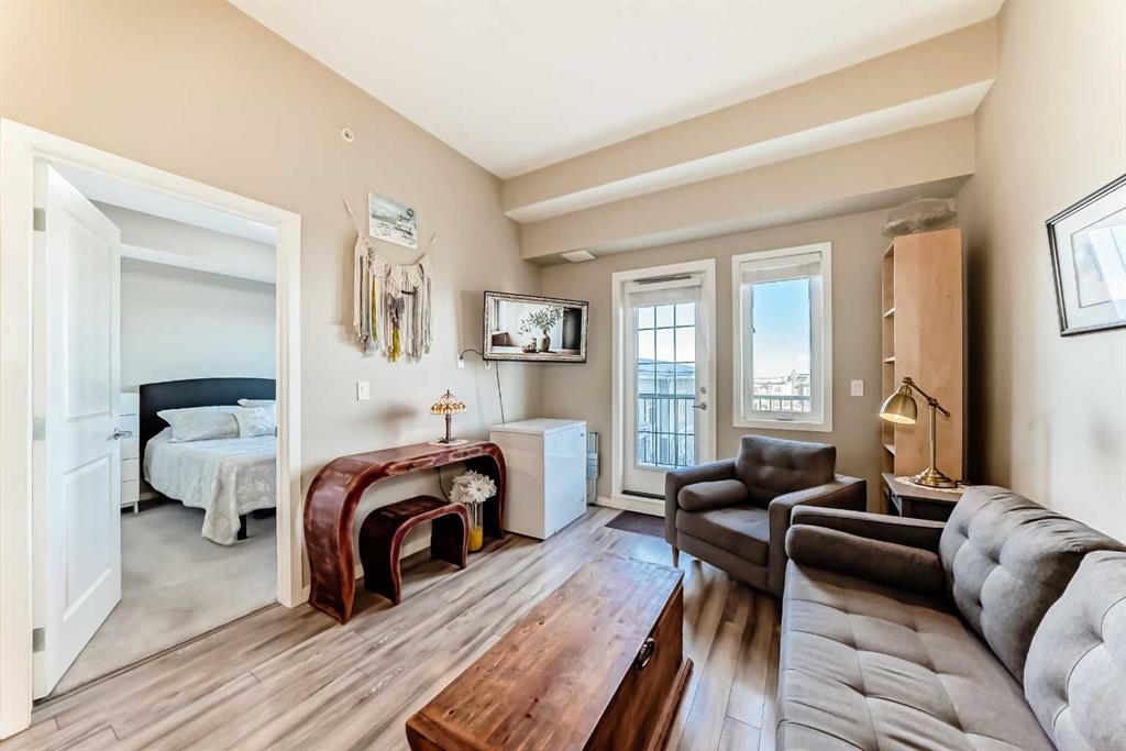 Picture for 413, 20 Mahogany Mews SE