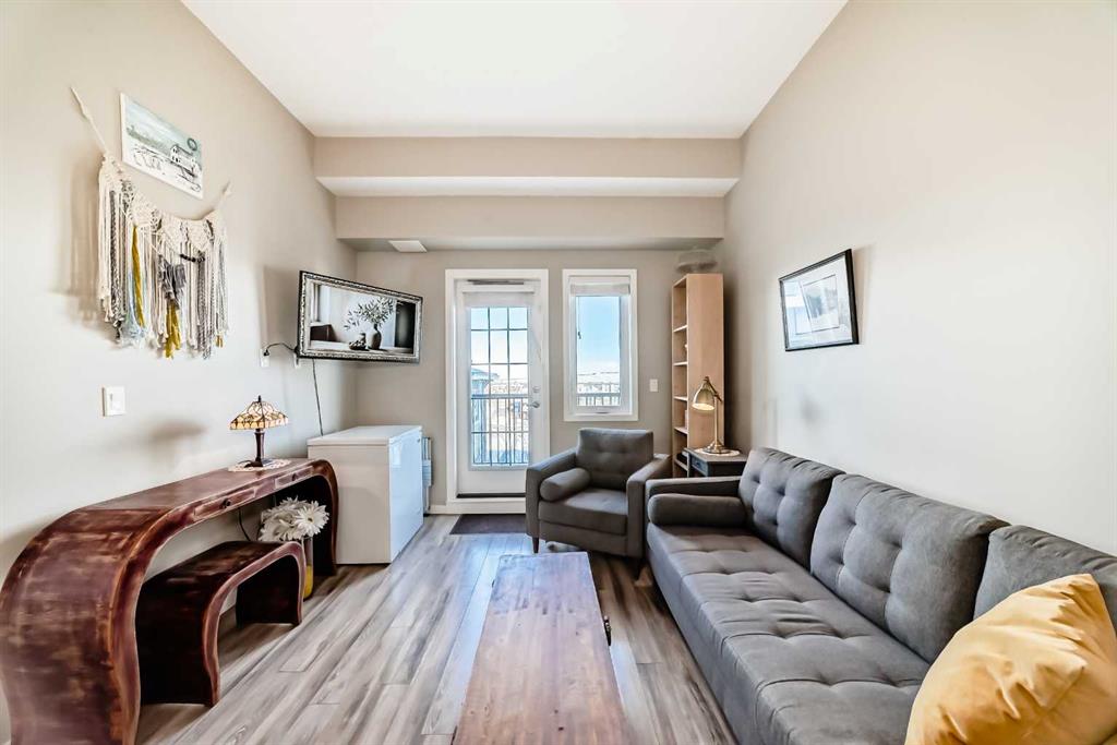 Picture for 413, 20 Mahogany Mews SE