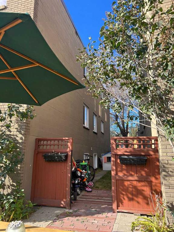 Picture for 3, 2315 17A Street SW