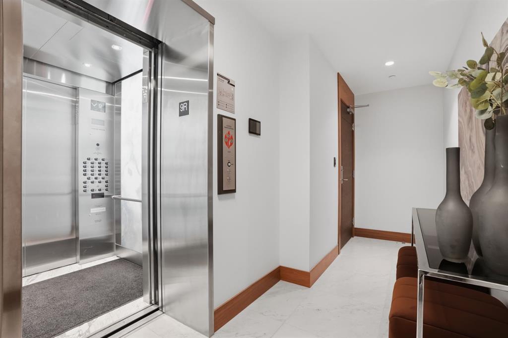 Picture for 907, 738 1 Avenue SW