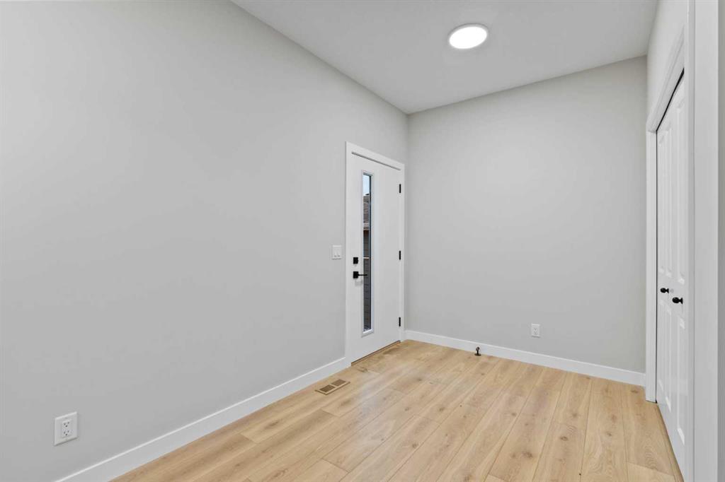 Picture for 151 Belvedere Crescent SE