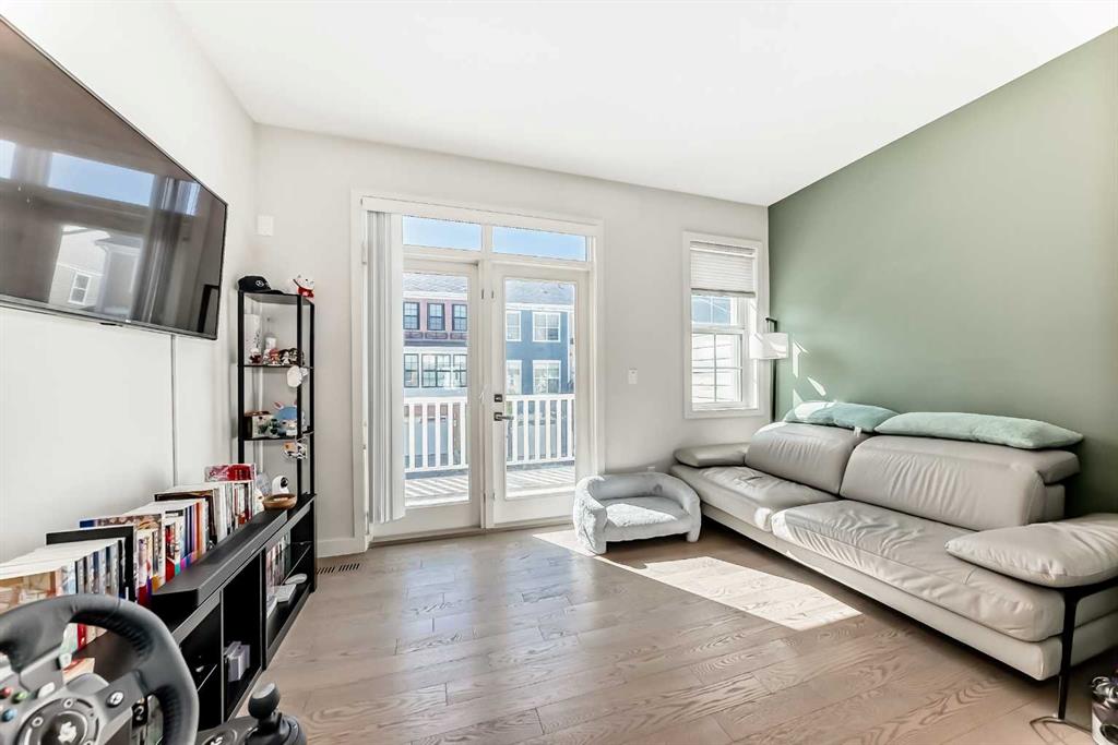 Picture for 84 Sherwood Row NW