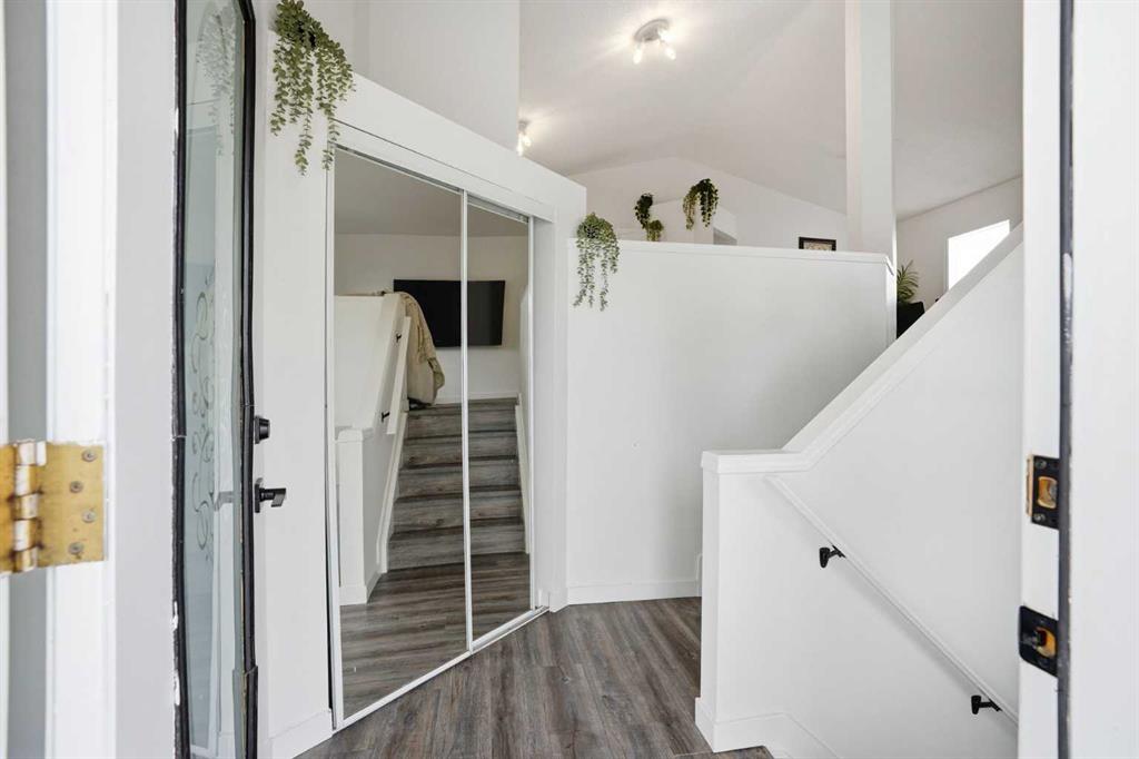 Picture for 113 Mt Lorette Place SE