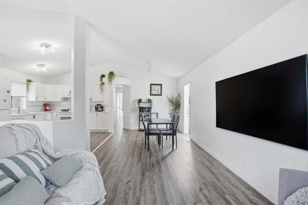 Picture for 113 Mt Lorette Place SE