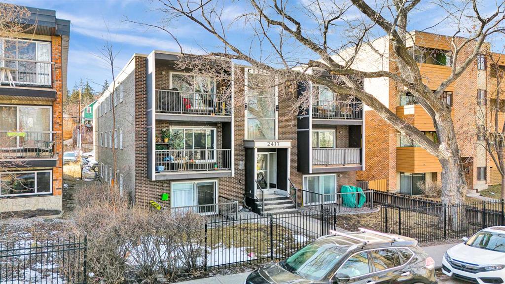 Picture for 305, 2417 17 Street SW