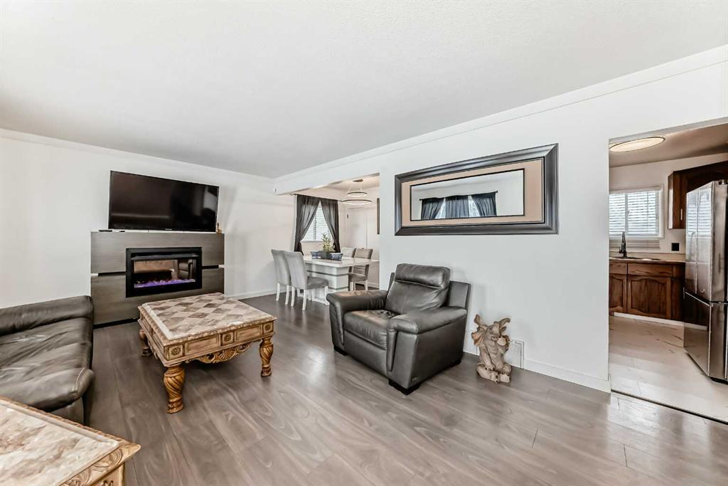 Picture for 4117 45 Street 